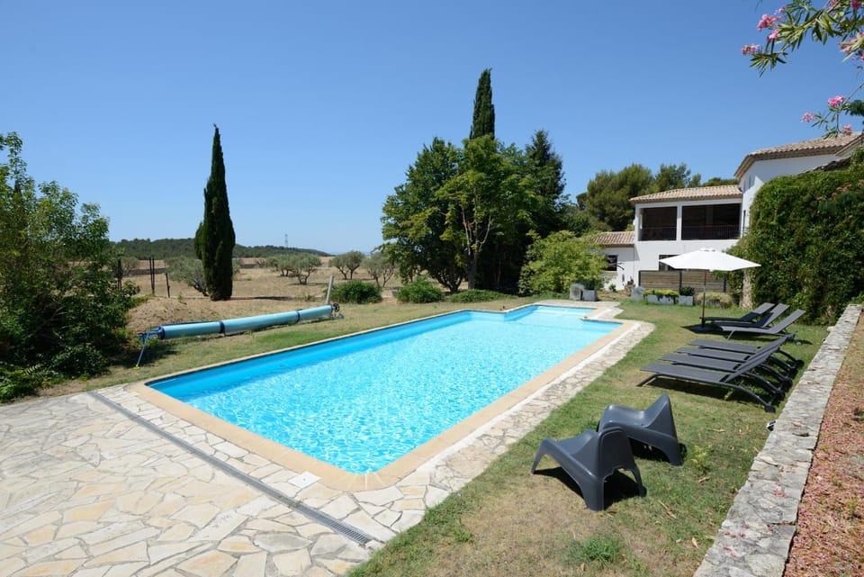 Property building, Garden, Garden view, Pool view, Swimming pool
