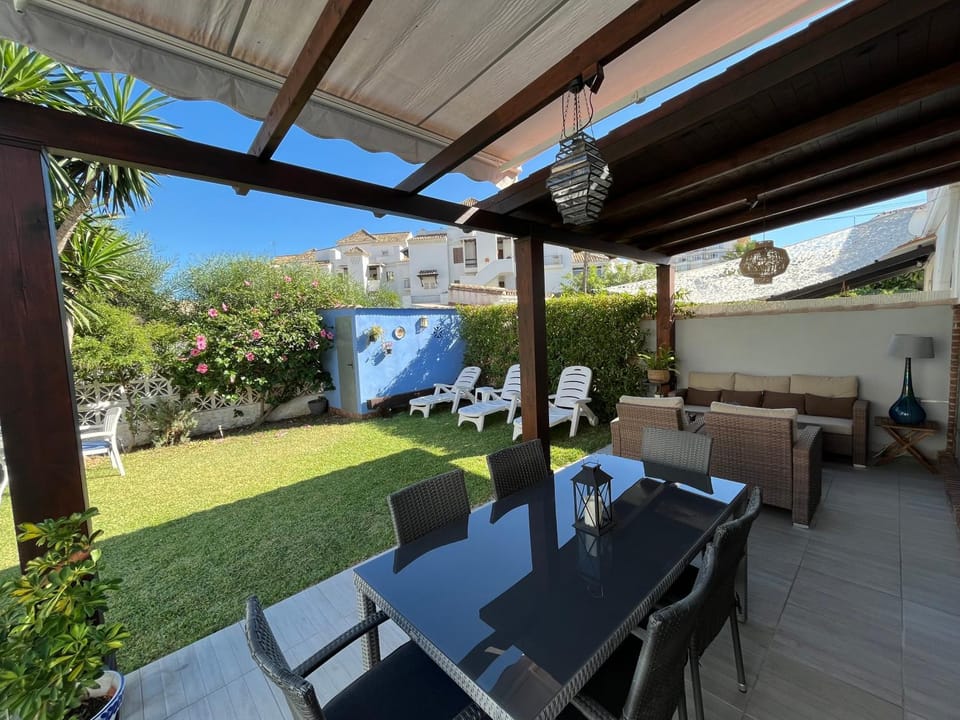 Garden, Dining area, Garden view