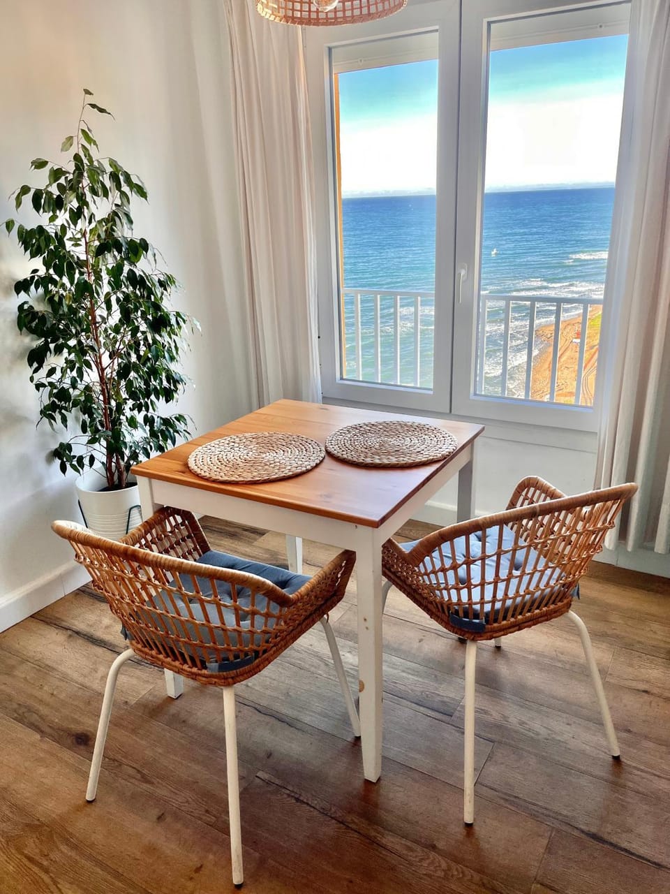Dining area, Sea view