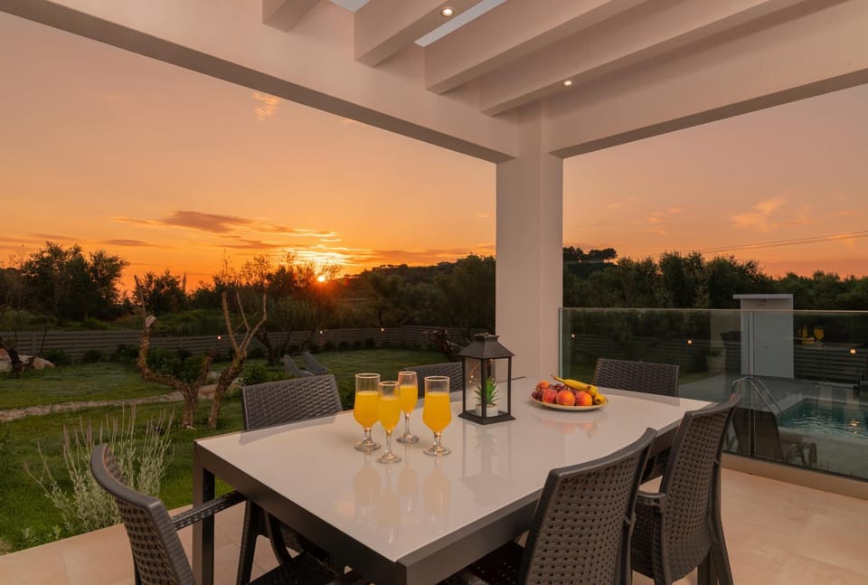 Patio, Balcony/Terrace, Balcony/Terrace, Sunrise, Sunset