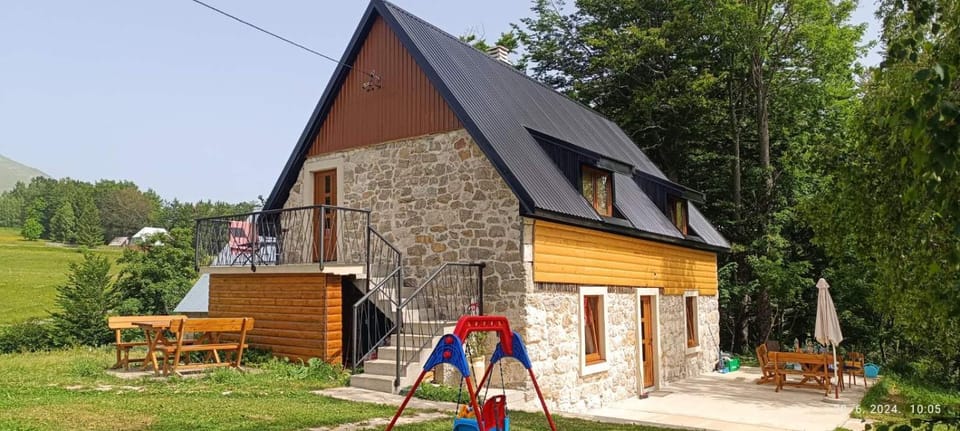 Mountain inn House in Montenegro