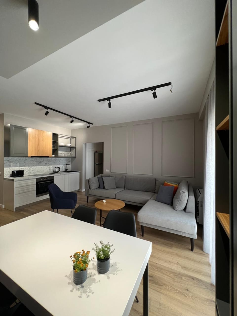 Living room, Dining area