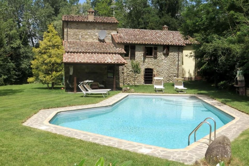 Property building, Garden, Garden view, Pool view, Swimming pool, sunbed