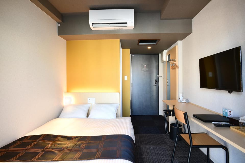 Bed, TV and multimedia, Photo of the whole room, Bedroom, air conditioner