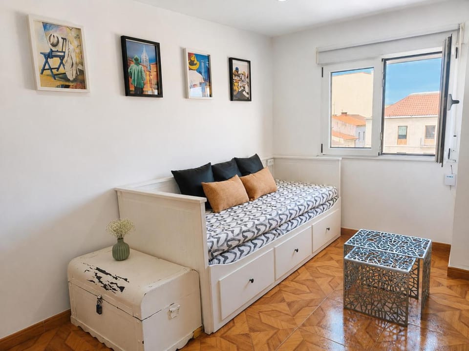 CORAZON DE GIJON, A 1 MIN DE PLAYA, BARES Y PUERTO Apartment in Gijón
