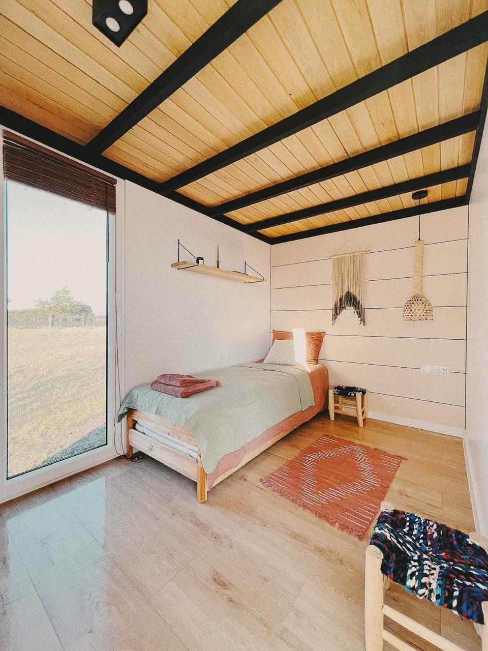 Bedroom, bunk bed