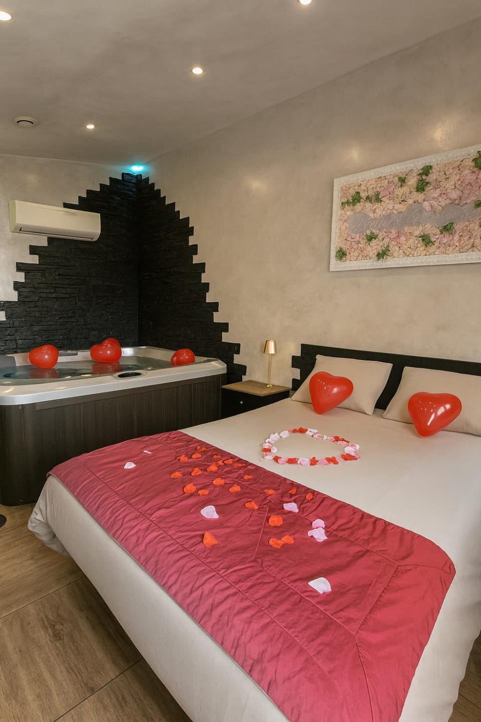 Hot Tub, Bedroom