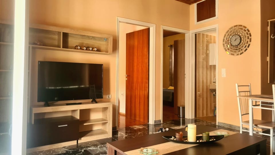Communal lounge/ TV room, TV and multimedia, Living room, Seating area