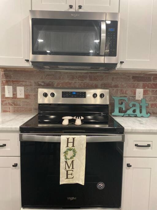 Cozy 2-bedroom Farmhouse with parking on premise Villa in Smyrna