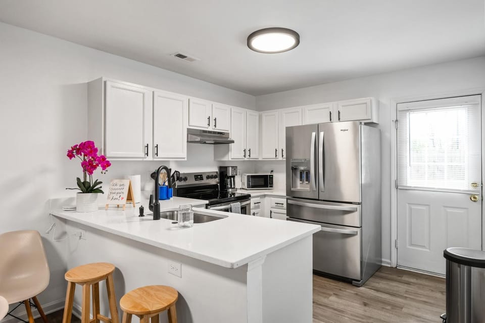 Coffee/tea facilities, Kitchen or kitchenette, dishwasher, minibar, pet friendly, stove, kitchen