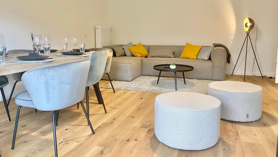 Living room, Seating area, Dining area
