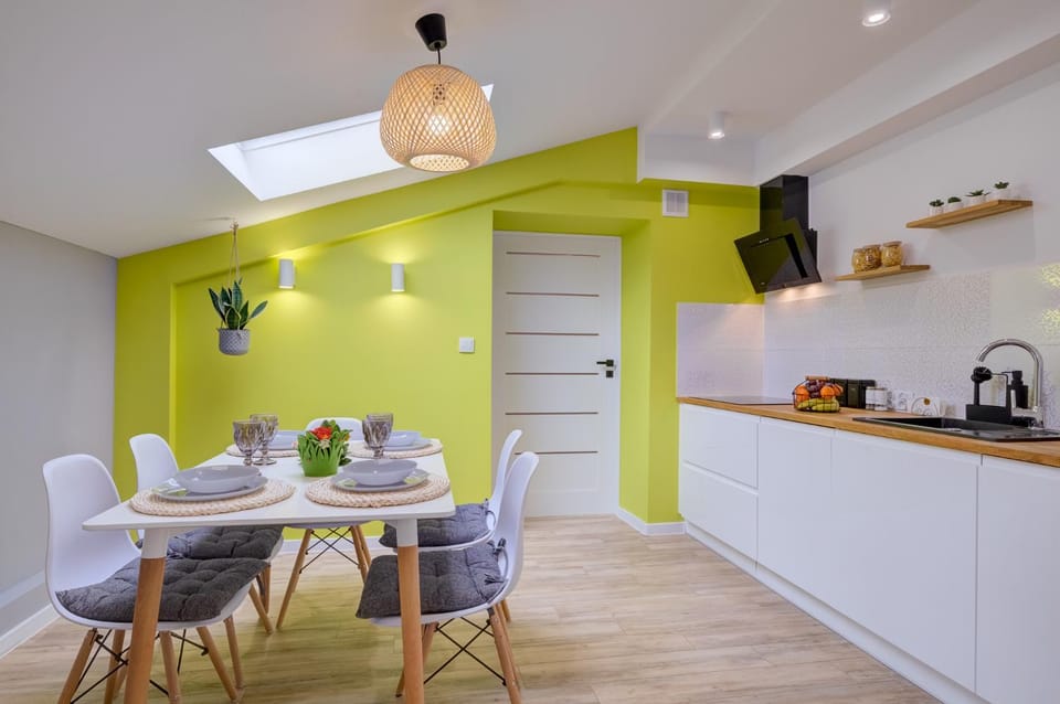 Kitchen or kitchenette, Dining area, kitchen