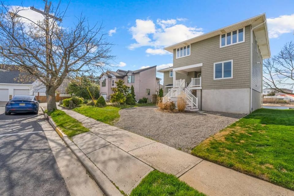 Brand New Fully Renovated Waterfront Property with Outdoor Bar & Firepit House in Point Pleasant Beach
