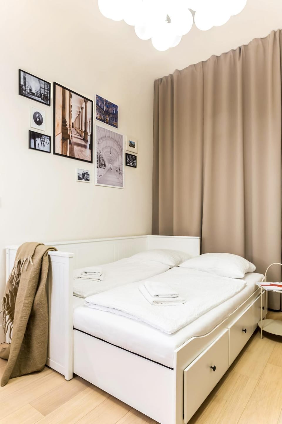 Bed, Living room, Bedroom