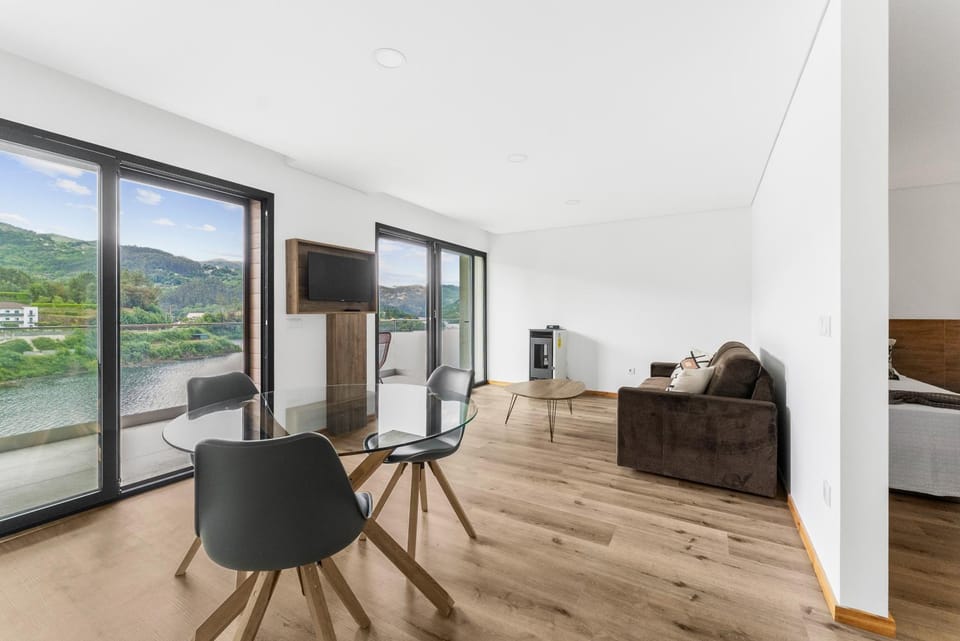 Balcony/Terrace, Living room, Mountain view