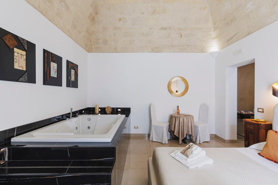 Bed, Bedroom, Bath