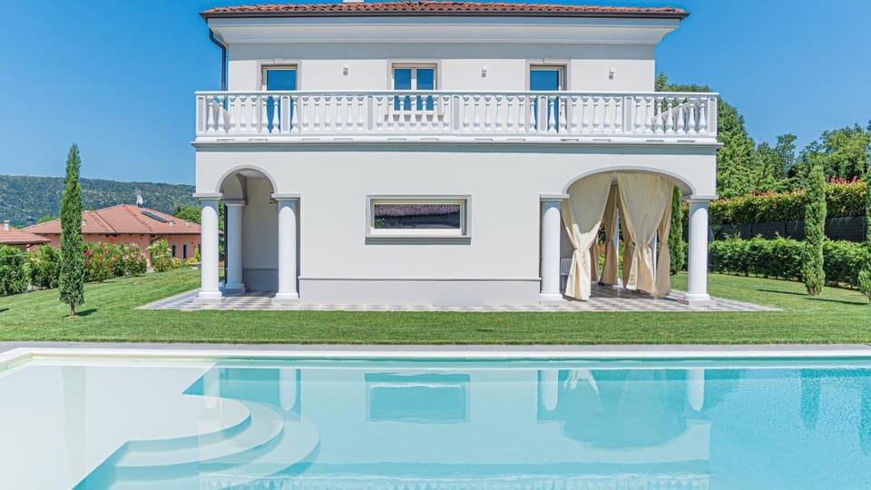 Property building, Swimming pool