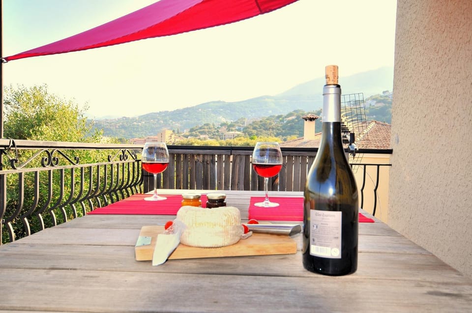 Balcony/Terrace, Mountain view