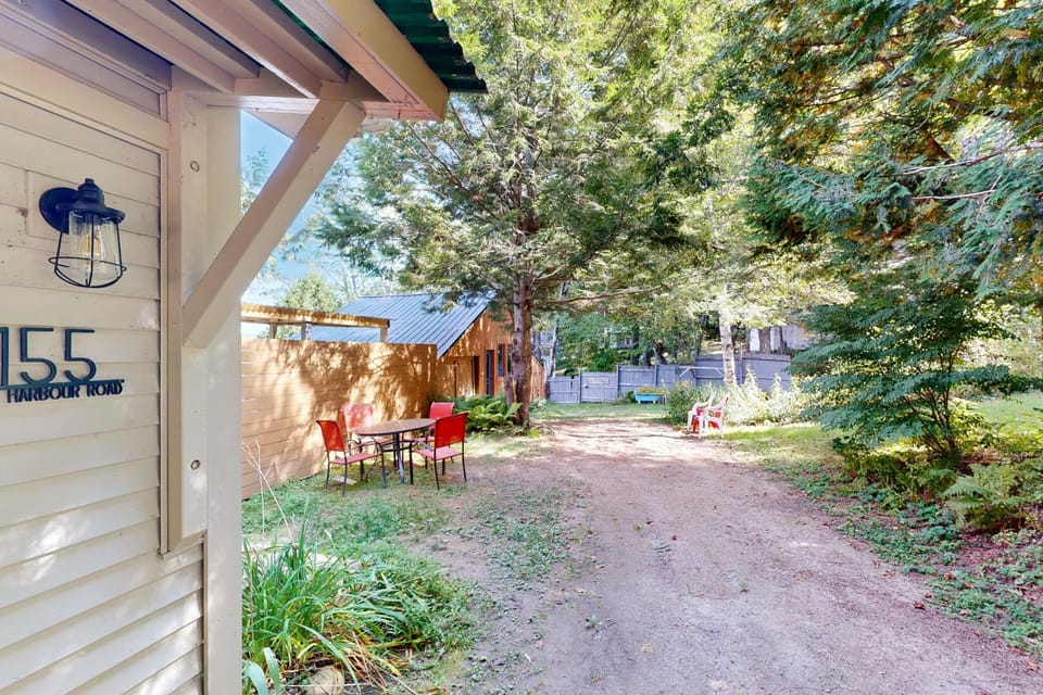 Dark Harbour Cottage House in Vassalboro