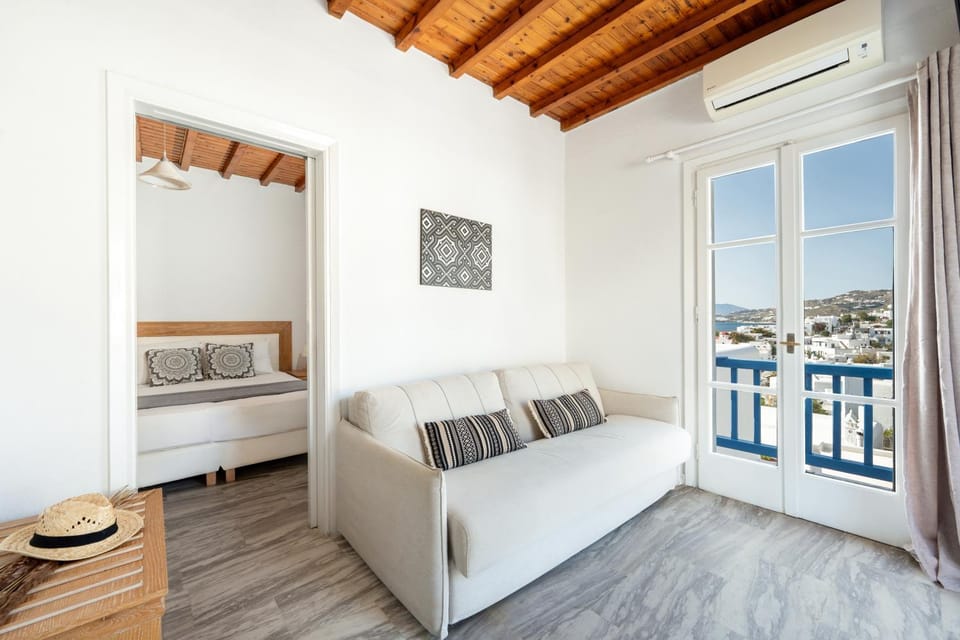 View (from property/room), Balcony/Terrace, Living room, Photo of the whole room, Seating area