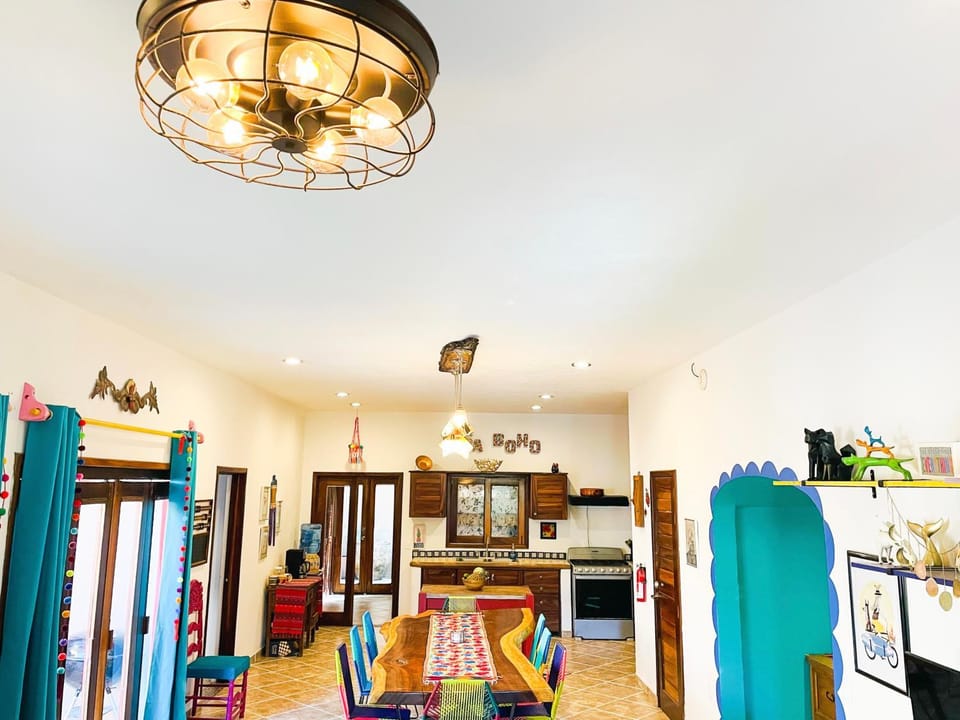 Dining area, kitchen