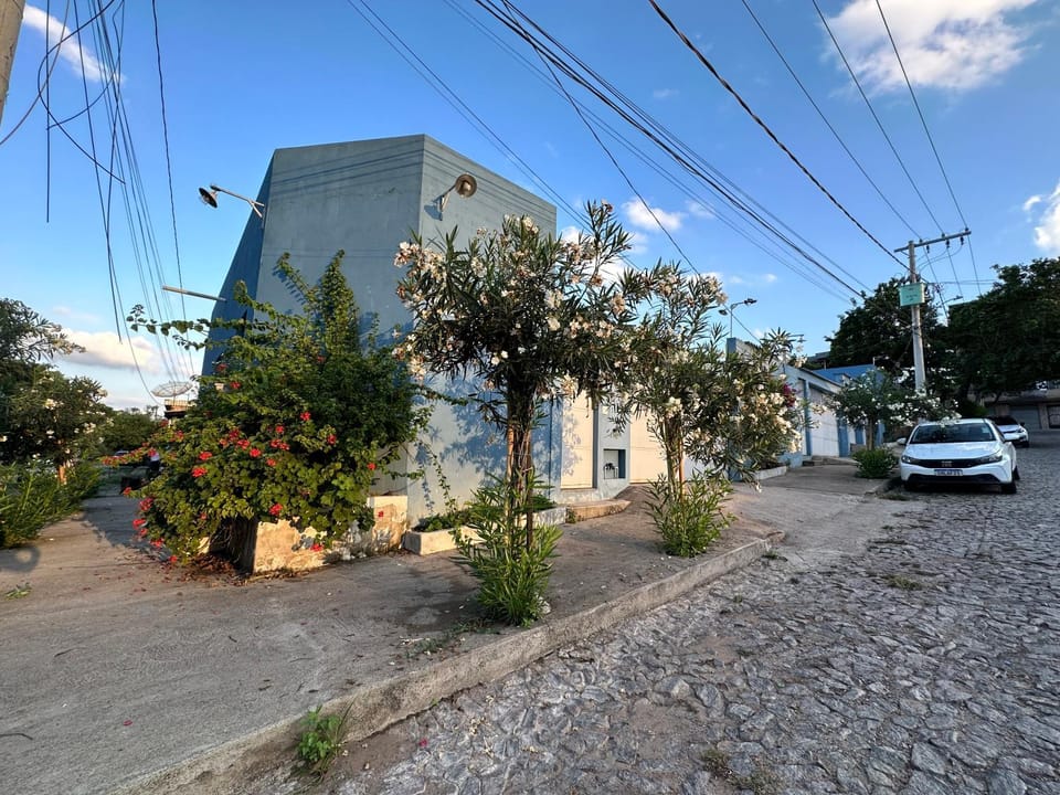 Property building, Day, Neighbourhood, Street view, Location