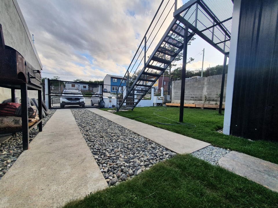 Patio, Day, Natural landscape, Garden, Garden view, Parking