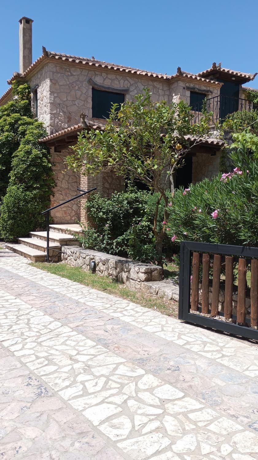 Castello Bellos Villas Apartment in Zakynthos, Greece