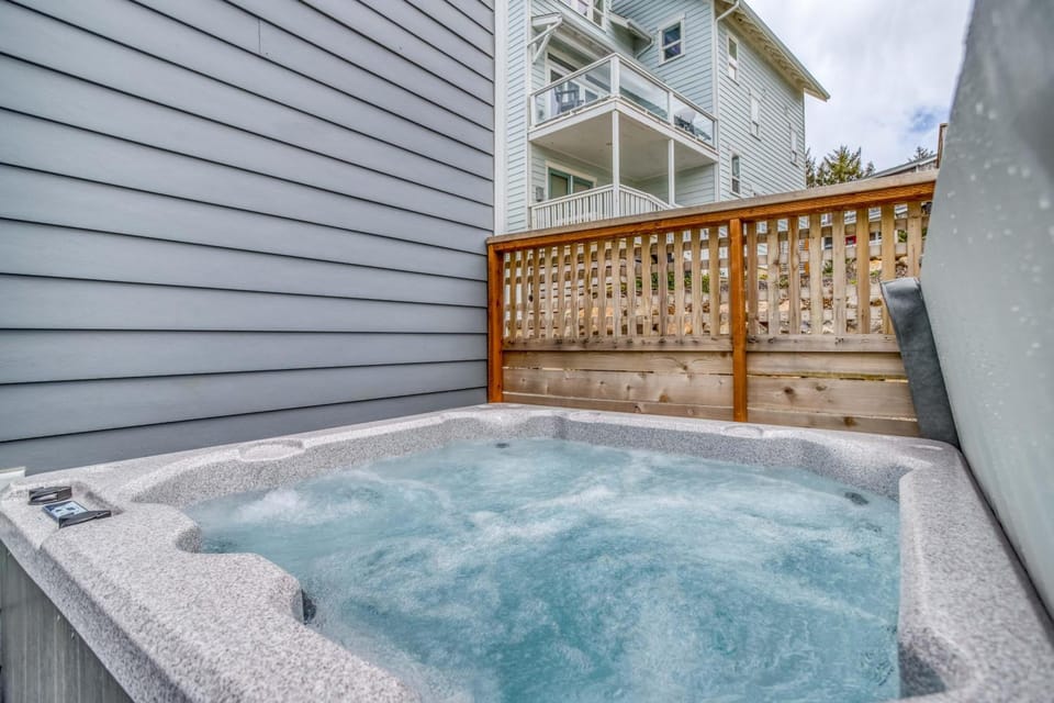 Time to Coast House in Lincoln City