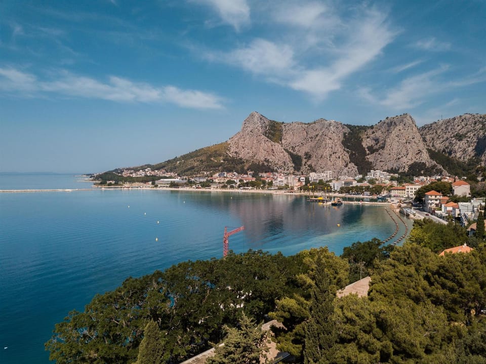 Bird's eye view, Mountain view, Sea view