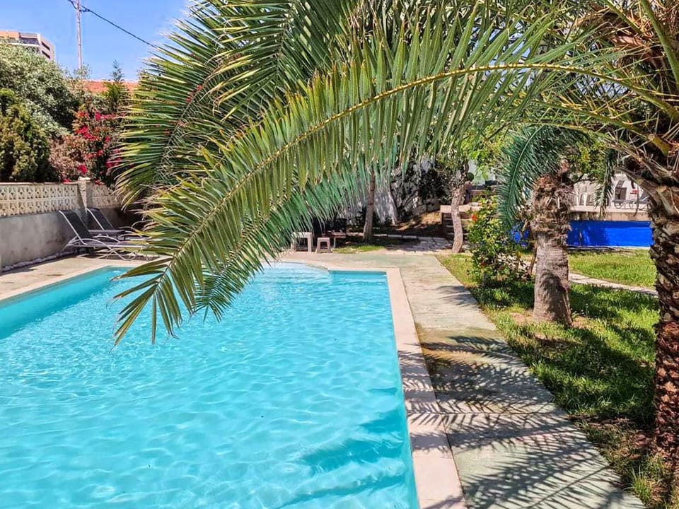 House with exclusive pool and garden 7 min walk from the beach and the center House in El Campello
