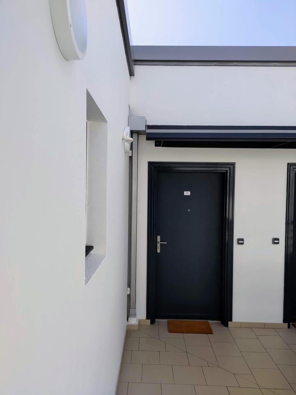 Facade/entrance