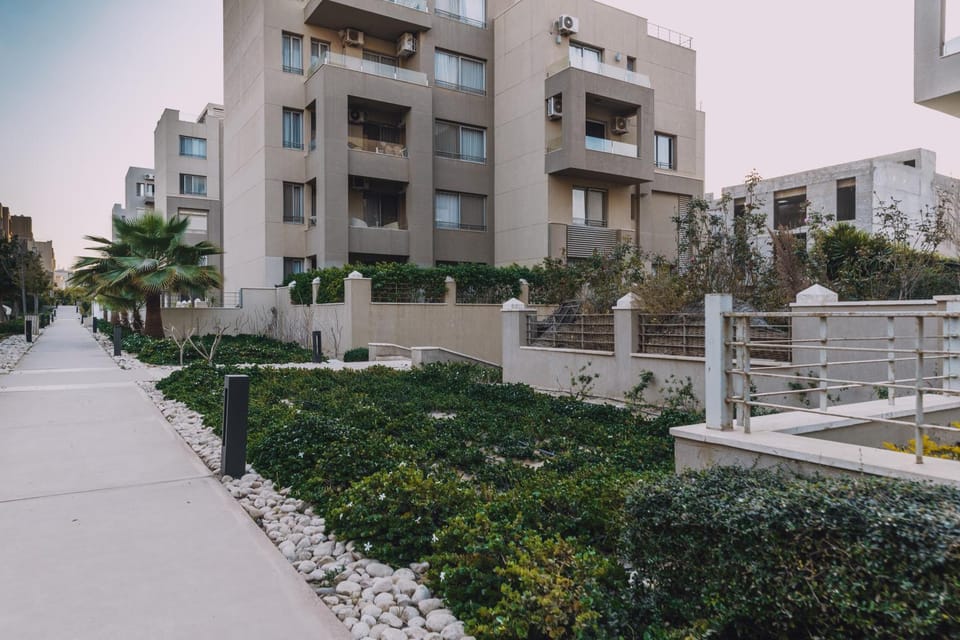 Property building, Day, Natural landscape, Garden, Garden view