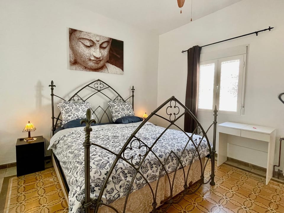 Bed, Bedroom, Guests