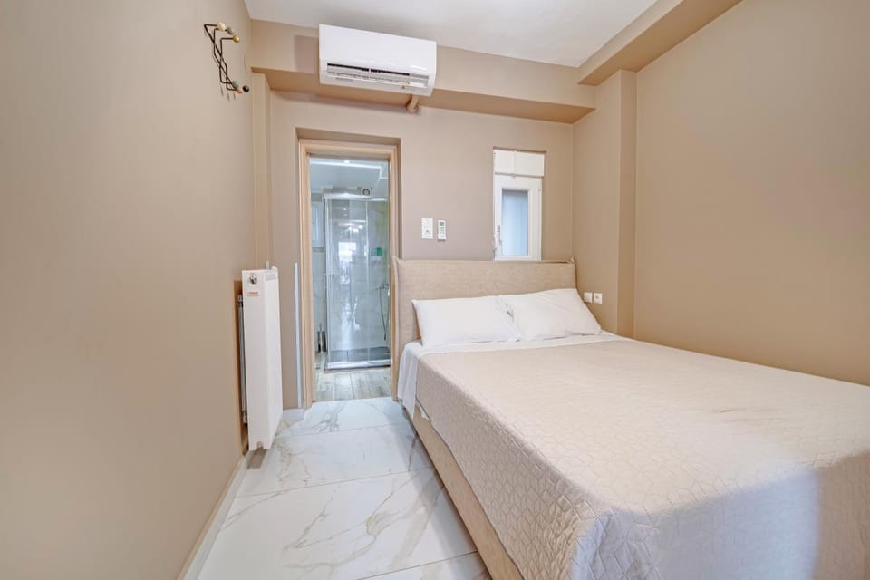 Bed, Photo of the whole room, Bedroom, air conditioner