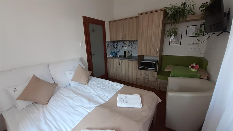 Kitchen or kitchenette, Photo of the whole room