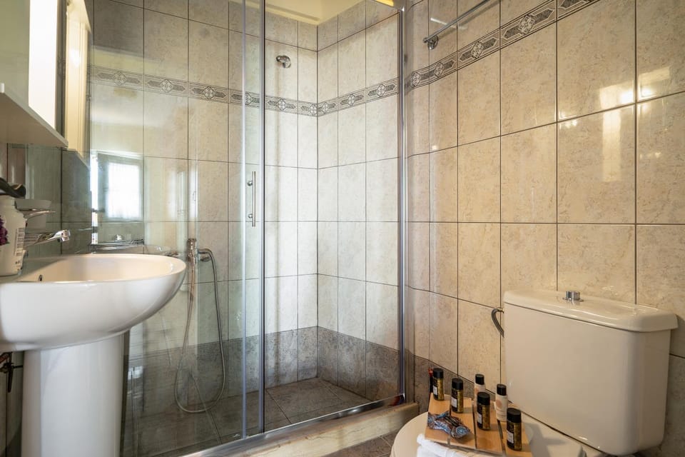 Bathroom, Living room