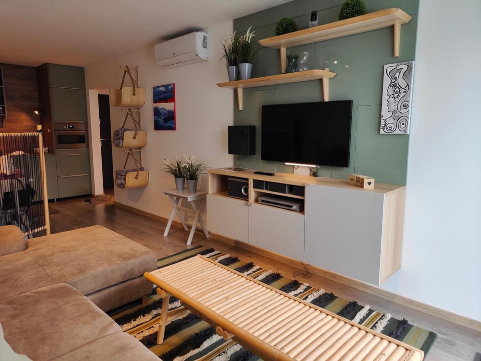 Beachfront Paradise Ezüst Panoráma lakeview apartment with panoramic terrace Apartment in Siófok