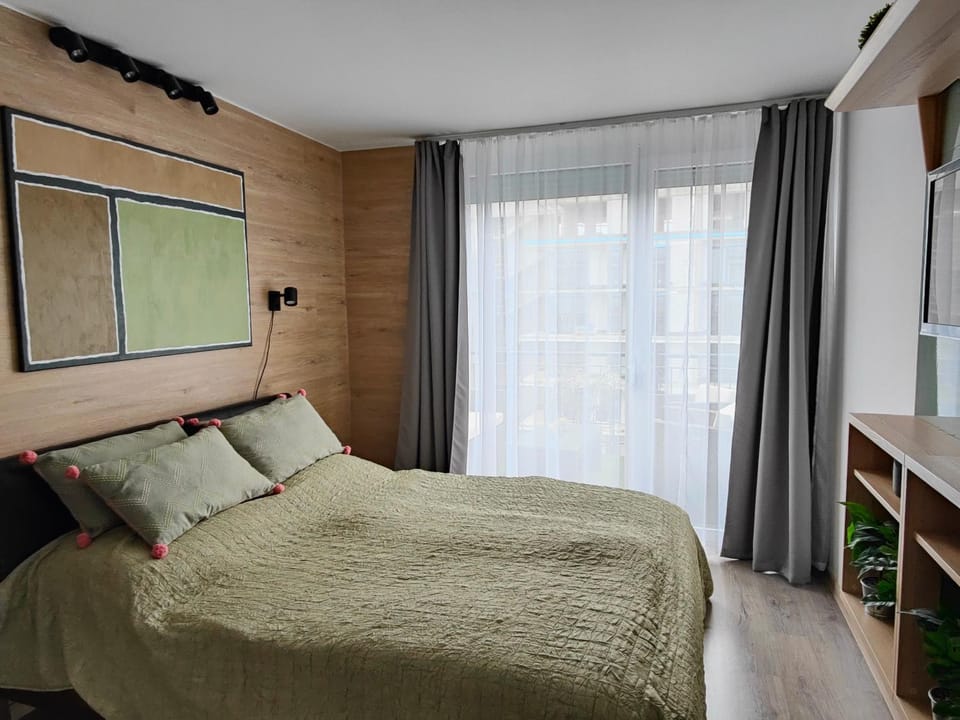 Beachfront Paradise Ezüst Panoráma lakeview apartment with panoramic terrace Apartment in Siófok