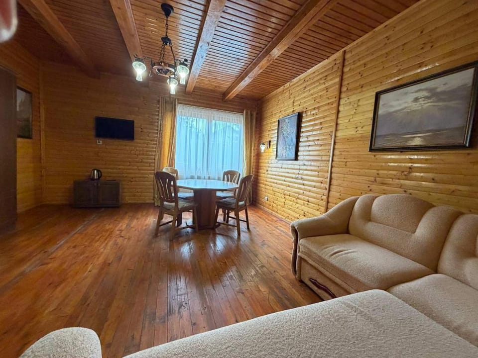 Communal lounge/ TV room, TV and multimedia, Living room, Seating area
