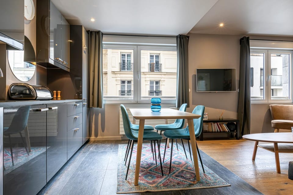 Kitchen or kitchenette, Dining area, kitchen