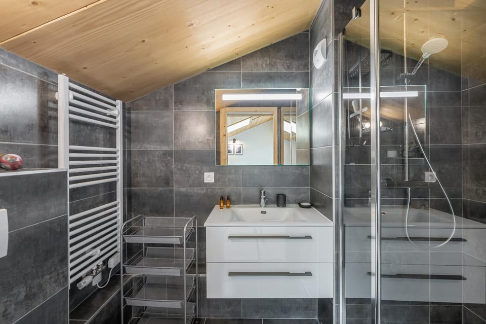Perle de Savoie - Apt B401 - BO Immobilier - Châtel Multipass 2026 Activités en Été offert par votre hôte Apartment in Châtel