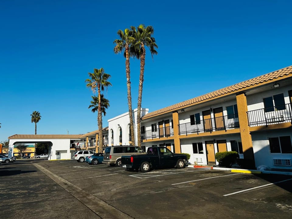 Casa Blanca Hotel - Cypress, Buena Park Hotel in Cypress