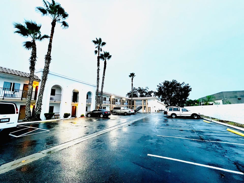 Casa Blanca Hotel - Cypress, Buena Park Hotel in Cypress