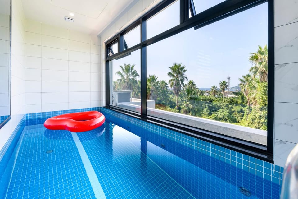 Pool view, Swimming pool
