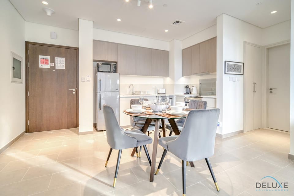 Dining area, kitchen