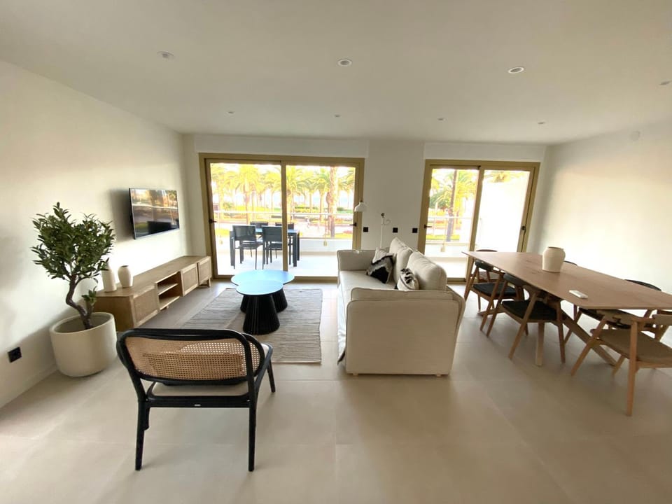 Seating area, Dining area