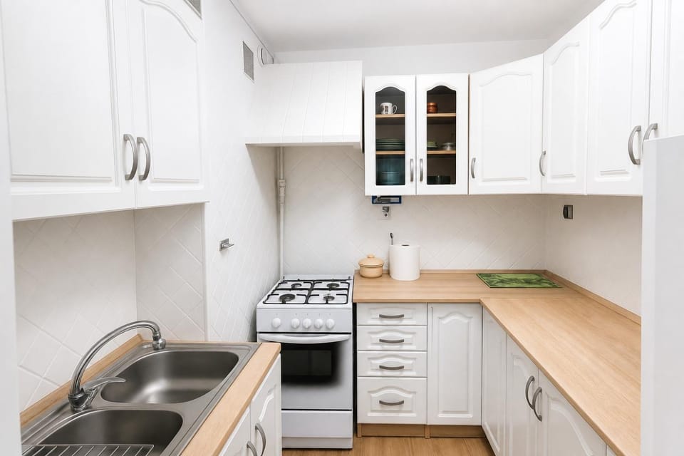Kitchen or kitchenette, oven