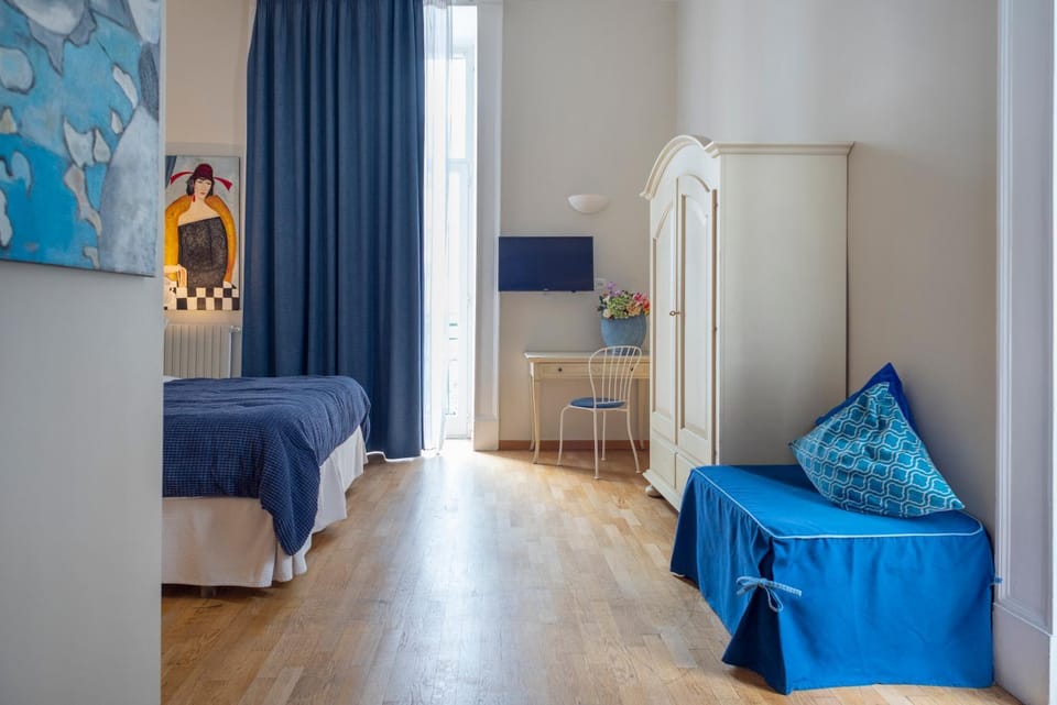 Donna Adelina Guesthouse Bed and Breakfast in Naples