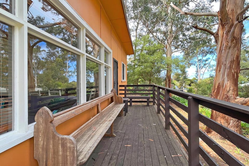 Classic Aussie Beach House - BYO Linen House in Victoria